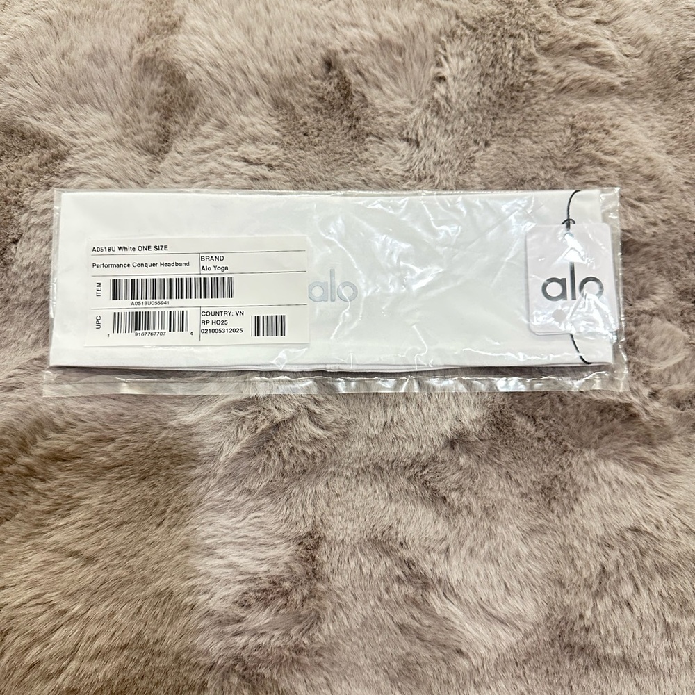 Alo Yoga Performance Conquer White Headband Authentic